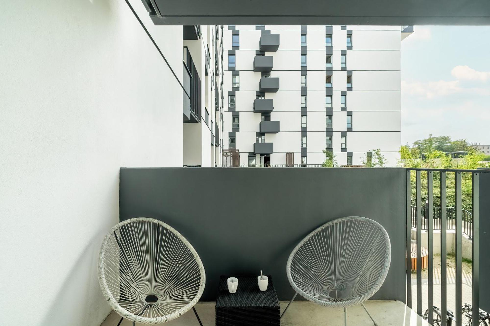 Cozy Studio With Parking In Poznan By Noclegi Renters Exterior photo